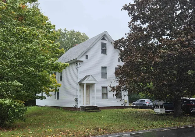 Single family home for sale at 5 Whittier St, Newton, NH 03858 | MLS# 5112185