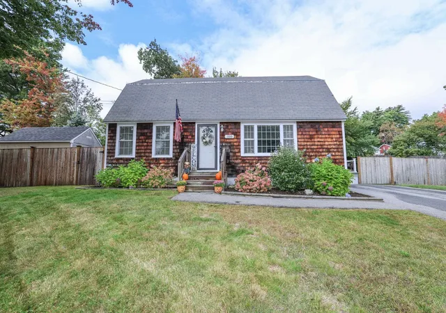 Photo 1 of Single family home for sale at 108 Westwood Dr, Nashua, NH 03062 | MLS# 5112194 | Listing updated on 2026-10-29