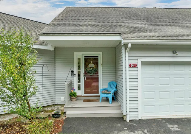 Photo 1 of Townhouse for sale at 54 Saint John Ln #1, Hampstead, NH 03841 | MLS# 5112200 | Listing updated on 2026-10-22