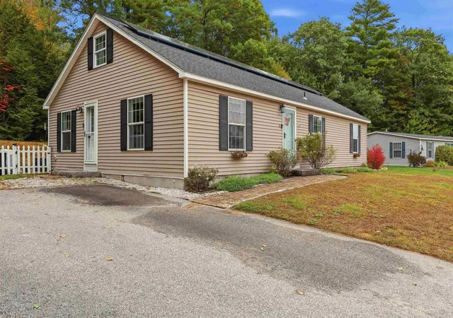 Photo 2 of Manufactured home for sale at 13 Pheasant Ln, Barrington, NH 03825 | MLS# 5112228 | Listing updated on 2026-10-15