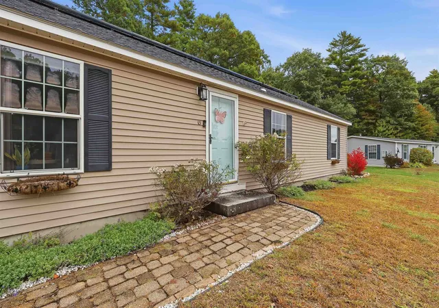 Photo 3 of Manufactured home for sale at 13 Pheasant Ln, Barrington, NH 03825 | MLS# 5112228 | Listing updated on 2026-10-15