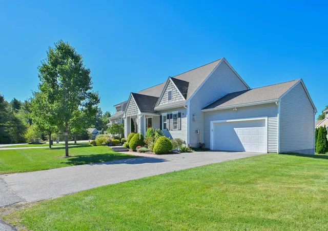 Photo 3 of Townhouse for sale at 251 Villager Rd, Chester, NH 03036 | MLS# 5112231 | Listing updated on 2026-10-15