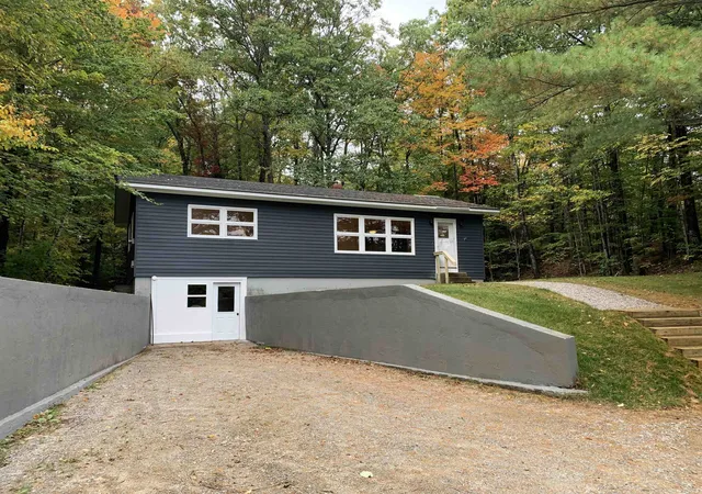 Photo 2 of Single family home for sale at 1089 Nh Route 16, Bartlett, NH 03812 | MLS# 5112250 | Listing updated on 2026-10-25