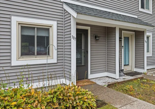 Photo 2 of Townhouse for sale at 307 Sugartree Ln, South Burlington, VT 05403 | MLS# 5112296 | Listing updated on 2026-10-03