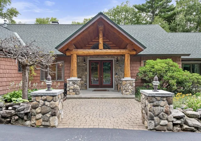 Photo 1 of Single family home for sale at 33 Indian Point Rd, Hebron, NH 03241 | MLS# 5112300 | Listing updated on 2026-10-05