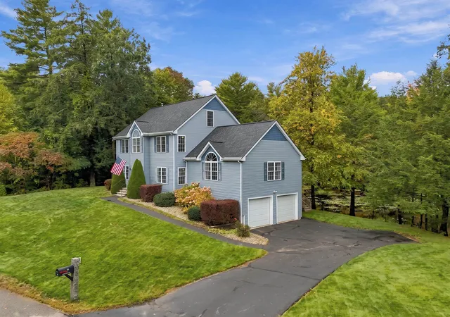 Photo 2 of Single family home for sale at 98 Lady Slipper Ln, Chester, NH 03036 | MLS# 5112319 | Listing updated on 2026-10-07