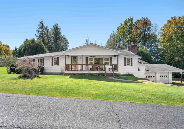 Photo 3 of Single family home for sale at 15 Oak Dr, Barre, VT 05641 | MLS# 5112341 | Listing updated on 2026-10-08