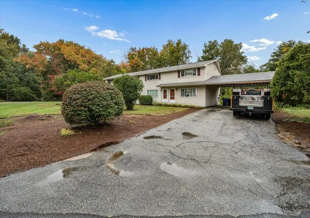 Photo 1 of Townhouse for sale at 5 Oliver Dr, Hudson, NH 03051 | MLS# 5112357 | Listing updated on 2026-10-11