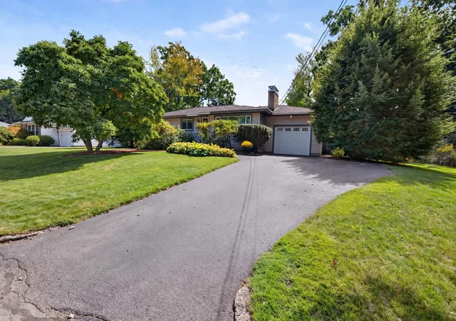 Photo 1 of Single family home for sale at 201 Paquette Ave, Manchester, NH 03104 | MLS# 5112401 | Listing updated on 2026-10-07