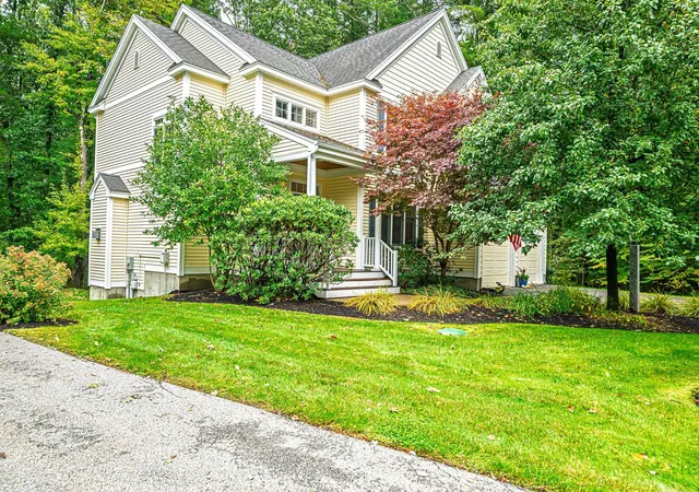 Single family home for sale at 7 Drumlin Rd, Stratham, NH 03885 | MLS# 5112453