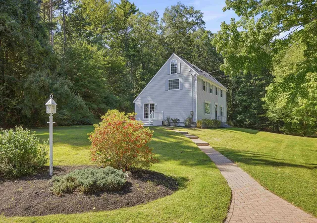 Photo 2 of Single family home for sale at 8 Brookhaven Rd, Kingston, NH 03848 | MLS# 5112479 | Listing updated on 2026-10-14