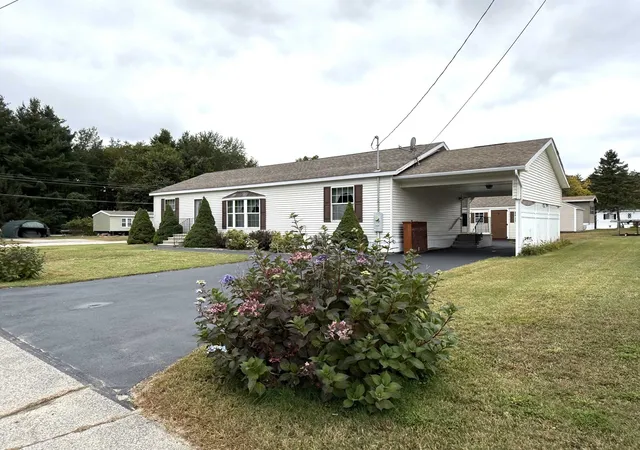 Manufactured home for sale at 43 Fotene St, Nashua, NH 03062 | MLS# 5112489