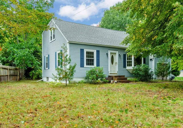 Photo 2 of Single family home for sale at 84 Locke Rd, Hampton, NH 03842 | MLS# 5112494 | Listing updated on 2026-10-08