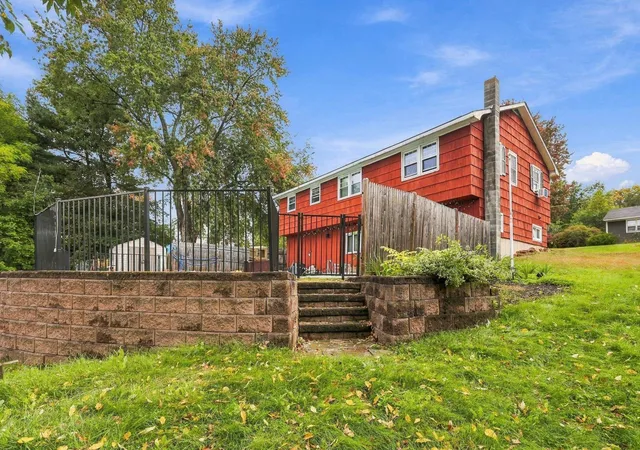 Photo 2 of Single family home for sale at 382 Perley Ave, Pembroke, NH 03275 | MLS# 5112525 | Listing updated on 2026-10-13