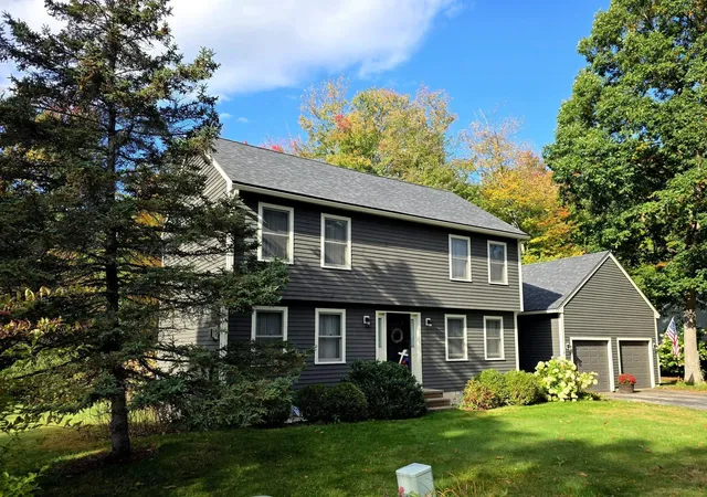 Photo 1 of Single family home for sale at 11 Peterson Cir, Concord, NH 03303 | MLS# 5112541 | Listing updated on 2026-10-07