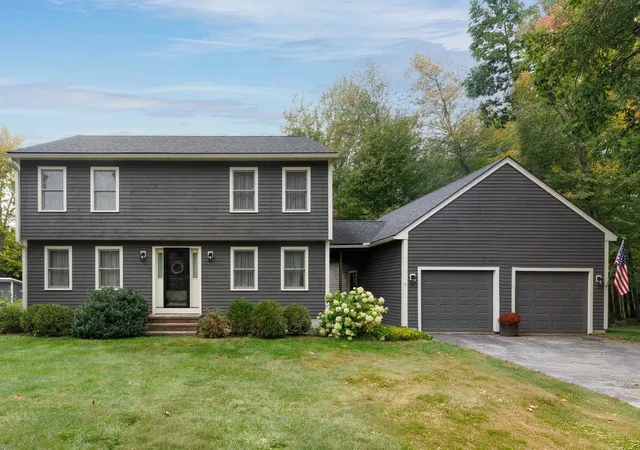 Photo 2 of Single family home for sale at 11 Peterson Cir, Concord, NH 03303 | MLS# 5112541 | Listing updated on 2026-10-07