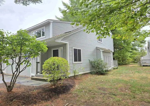 Photo 3 of Townhouse for sale at 84 Branch Turnpike #98, Concord, NH 03301 | MLS# 5112546 | Listing updated on 2026-10-13