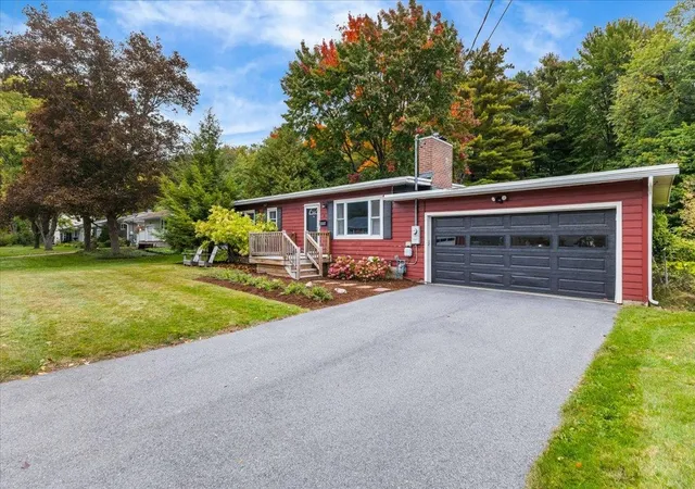Photo 2 of Single family home for sale at 18 Victory Dr, South Burlington, VT 05403 | MLS# 5112595 | Listing updated on 2026-10-03