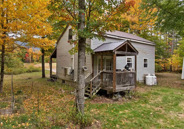 Photo 3 of Single family home for sale at 4 Stone House Rd, Chatham, NH 03813 | MLS# 5112625 | Listing updated on 2026-10-28
