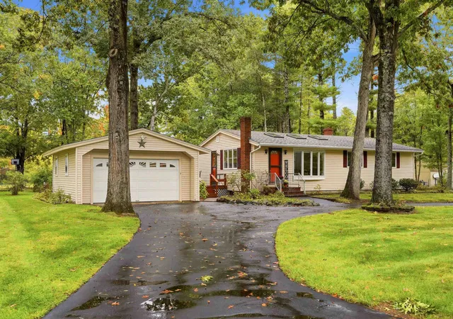 Photo 1 of Single family home for sale at 7 Phillip St, Dover, NH 03820 | MLS# 5112631 | Listing updated on 2026-10-07