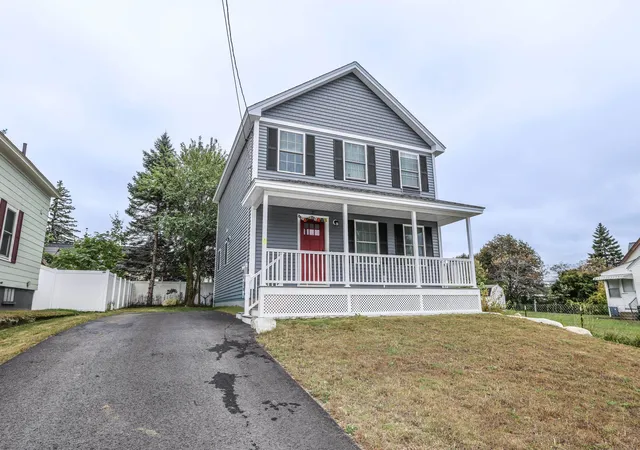 Single family home for sale at 37 Longwood Ave, Manchester, NH 03109 | MLS# 5112683