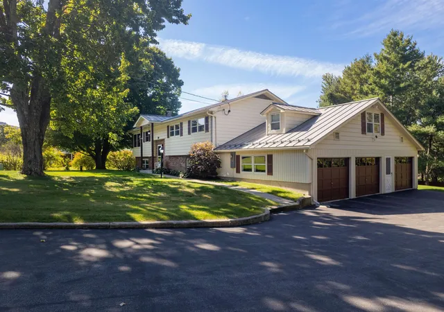Photo 1 of Single family home for sale at 397 Sunset Dr, Rutland, VT 05701 | MLS# 5112692 | Listing updated on 2026-10-22