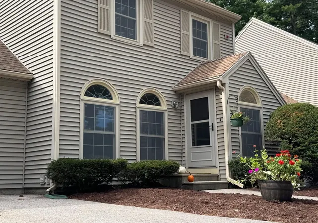 Townhouse for sale at 21 Braemar Rd, Windham, NH 03087 | MLS# 5112738