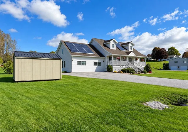 Photo 2 of Single family home for sale at 53 Countryside Dr, Rutland, VT 05701 | MLS# 5112771 | Listing updated on 2026-10-13
