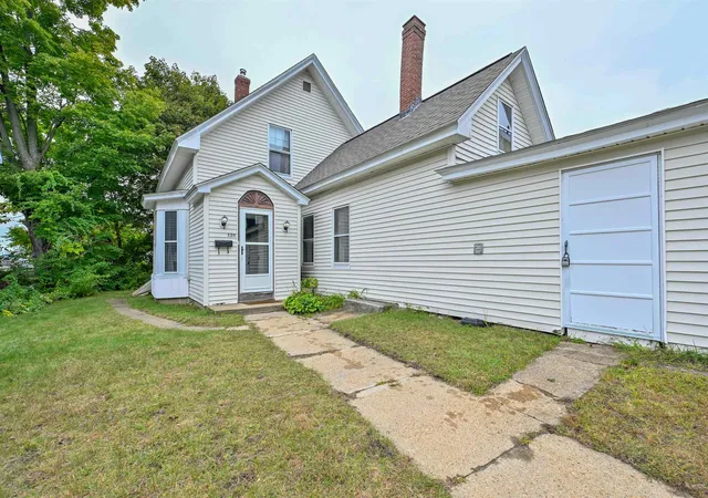 Photo 1 of Single family home for sale at 120 Ashland St, Manchester, NH 03104 | MLS# 5112793 | Listing updated on 2026-10-28