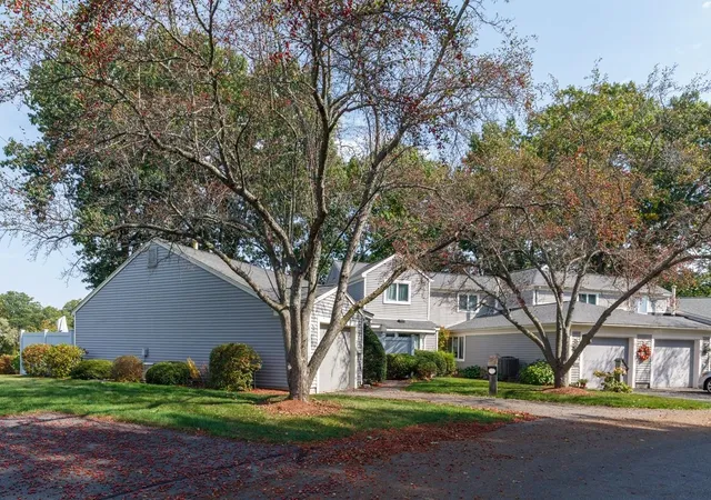 Condo for sale at 28 Walden Pond Dr, Nashua, NH 03064 | MLS# 5112803