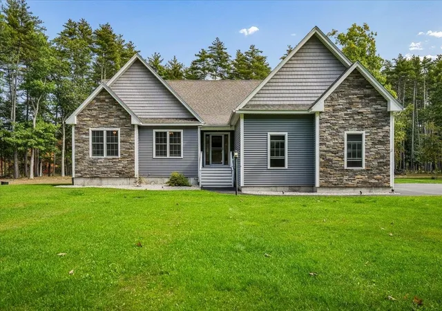 Photo 1 of Sale Pending at 3 Moeckel Rd, Windham, NH 03087 | MLS# 5112808 | Listing updated on 2026-10-08