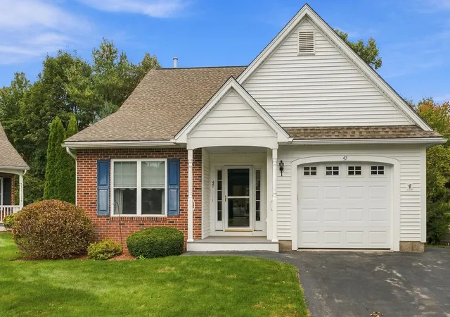 Photo 1 of Condo for sale at 47 Reflection Dr, Hudson, NH 03051 | MLS# 5112833 | Listing updated on 2026-10-17