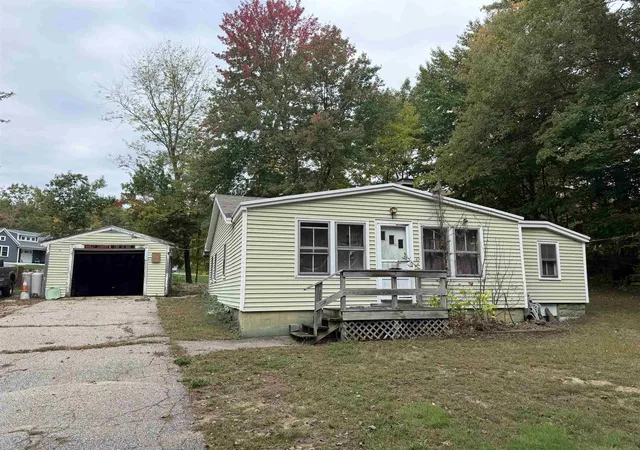Photo 1 of Sale Pending at 573 Washington St, Barrington, NH 03825 | MLS# 5112871 | Listing updated on 2026-10-07