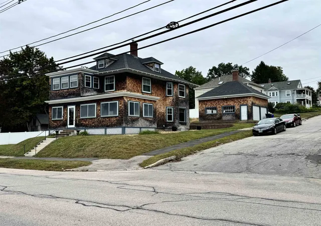 Photo 1 of Single family home for sale at 552 Hanover St, Manchester, NH 03104 | MLS# 5112874 | Listing updated on 2026-10-06