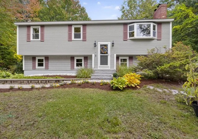 Single family home for sale at 36 Noyes Rd, Londonderry, NH 03053 | MLS# 5112895