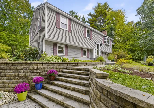 Photo 2 of Single family home for sale at 36 Noyes Rd, Londonderry, NH 03053 | MLS# 5112895 | Listing updated on 2026-10-15