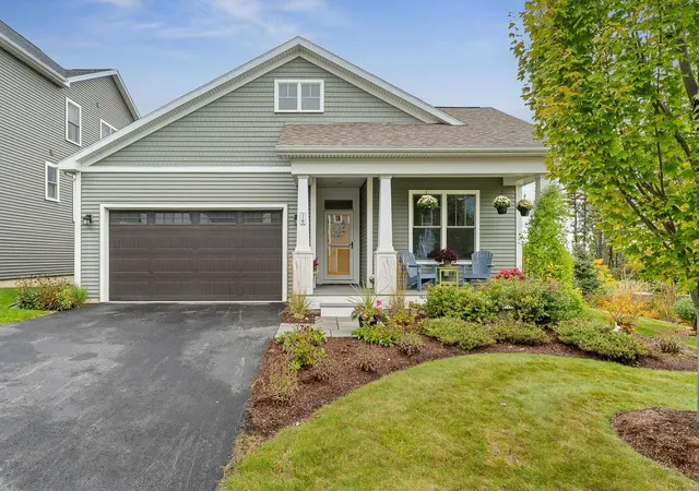 Photo 2 of Sale Pending at 18 Split Rock Ct, South Burlington, VT 05403 | MLS# 5112903 | Listing updated on 2026-10-18