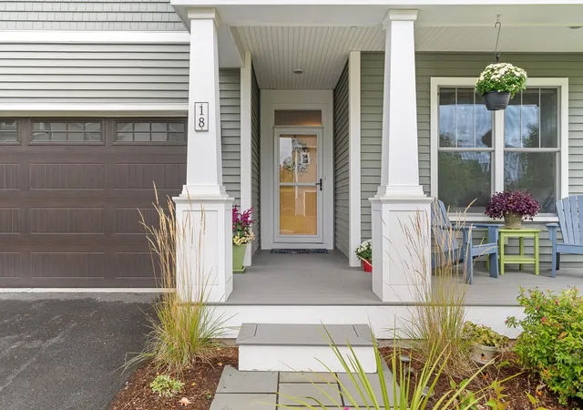Photo 3 of Sale Pending at 18 Split Rock Ct, South Burlington, VT 05403 | MLS# 5112903 | Listing updated on 2026-10-18