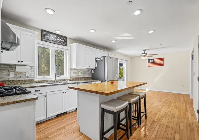 Single family home for sale at 5 Middleridge Rd, Derry, NH 03038 | MLS# 5112915 | Listing updated on 2026-10-16