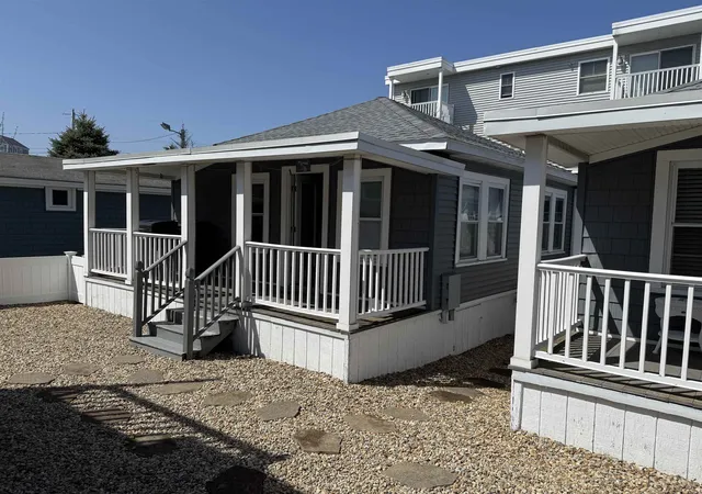 Photo 2 of Multi family home for sale at 7 Dover Ave, Hampton, NH 01830 | MLS# 5112917 | Listing updated on 2026-10-05