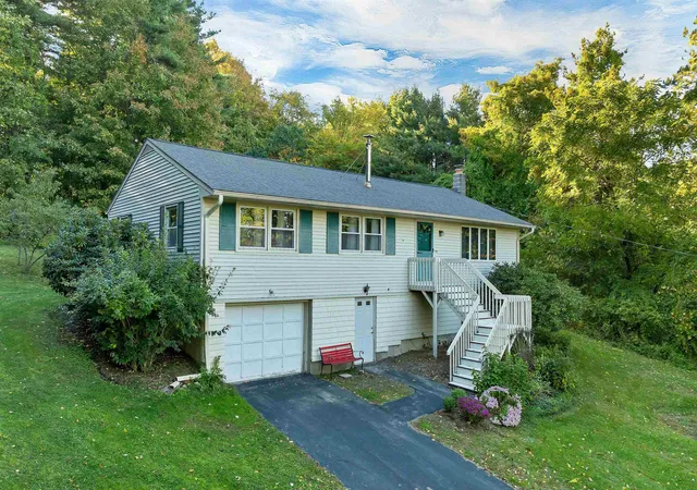 Single family home for sale at 124 Haverhill Rd, Chester, NH 03036 | MLS# 5112964