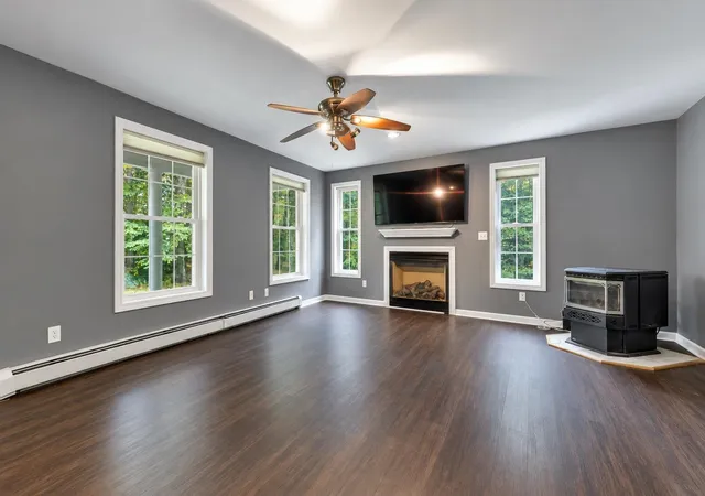 Photo 3 of Single family home for sale at 24 Chestnut Dr, Allenstown, NH 03275 | MLS# 5112968 | Listing updated on 2026-10-08