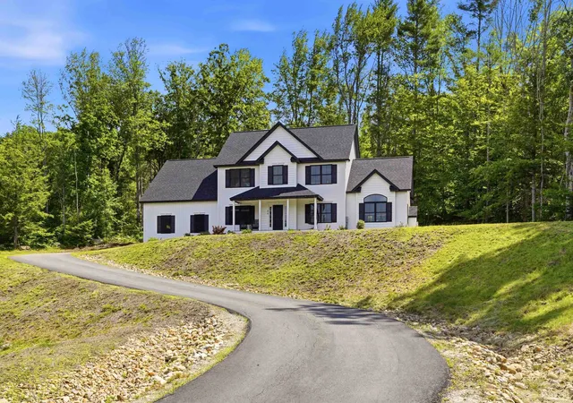 Photo 2 of Single family home for sale at 316 Montelona Rd, Goffstown, NH 03045 | MLS# 5112980 | Listing updated on 2026-10-19