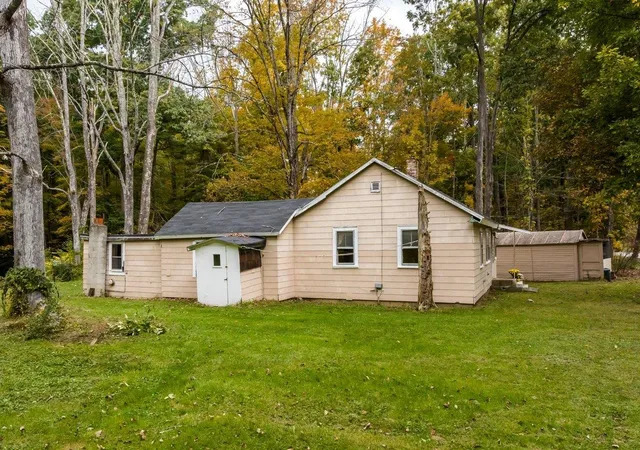 Photo 3 of Single family home for sale at 176 Blake Rd, Epping, NH 03042 | MLS# 5112984 | Listing updated on 2026-10-06