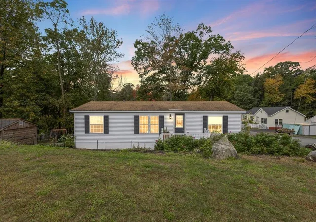Photo 1 of Sale Pending at 4 Allard St, Exeter, NH 03833 | MLS# 5113014 | Listing updated on 2026-10-14