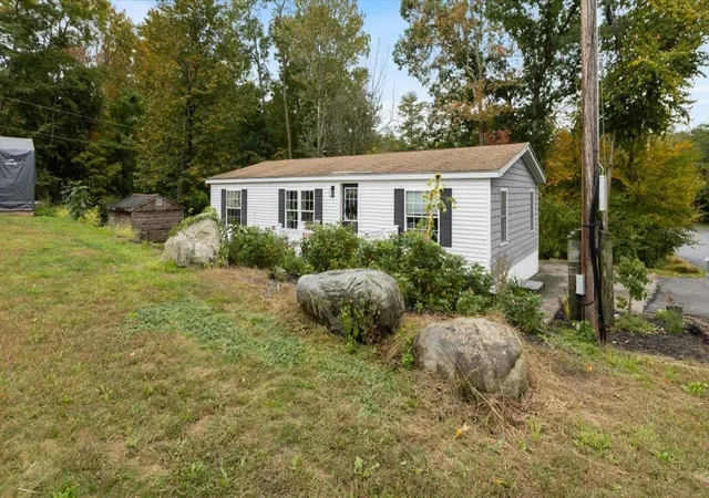 Photo 2 of Sale Pending at 4 Allard St, Exeter, NH 03833 | MLS# 5113014 | Listing updated on 2026-10-14
