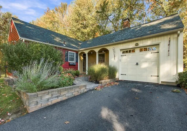 Photo 1 of Sale Pending at 7 Highland Ave, Salem, NH 03079 | MLS# 5113025 | Listing updated on 2026-10-17