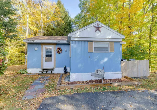 Photo 1 of Manufactured home for sale at 21 Scenic Dr, Woodstock, NH 03262 | MLS# 5113028 | Listing updated on 2026-10-16