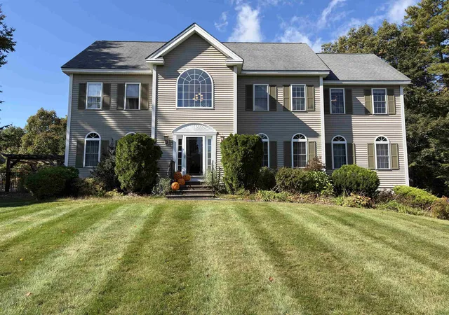 Single family home for sale at 5 Fiddlehead Ln, Chester, NH 03036 | MLS# 5113034
