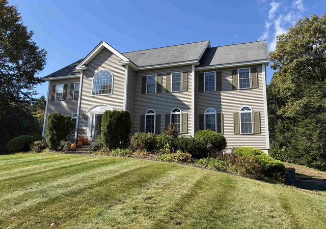Photo 2 of Single family home for sale at 5 Fiddlehead Ln, Chester, NH 03036 | MLS# 5113034 | Listing updated on 2026-10-06